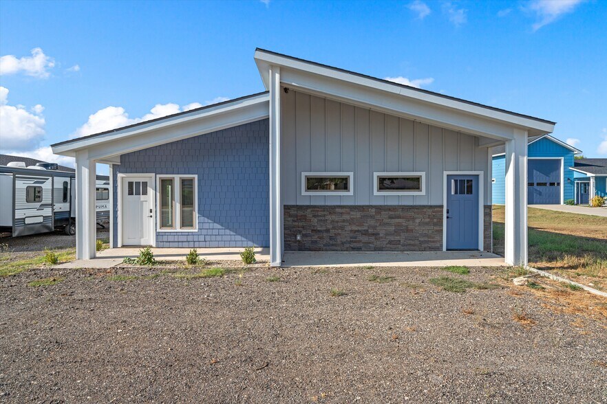 Primary Photo Of 711 4th St, Eddy Specialty For Sale