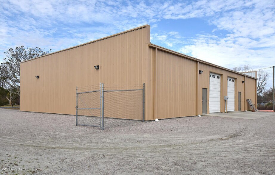 More Photos Of 2142 Live Oak St, Beaufort Office For Lease