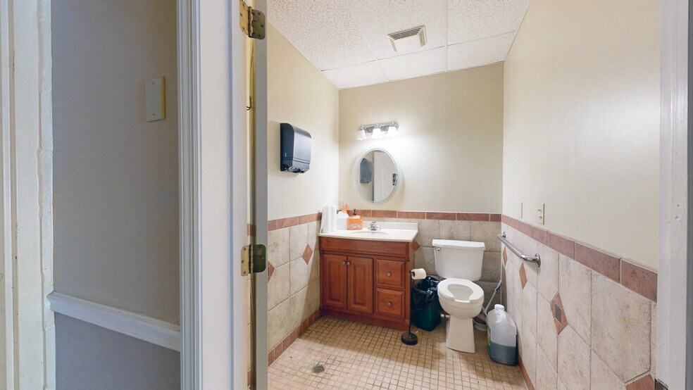 More Photos Of 461 Forrest Ave, Cocoa Warehouse For Lease