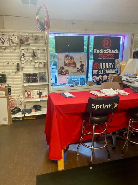 More Photos Of 731-733 W Michigan Ave, Saline Storefront For Sale