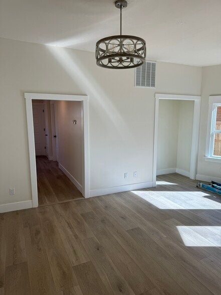 More Photos Of 405 N Roop St, Carson City Office For Lease