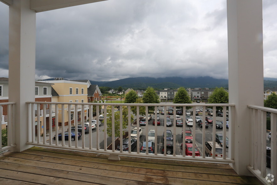 More Photos Of 1005 Heathercroft Cir, Crozet Apartments For Lease