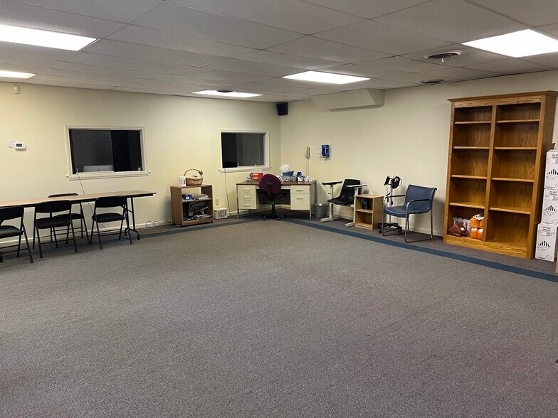 More Photos Of 125 Watson St, Danville Office For Sale