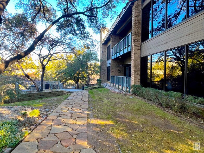 More Photos Of 15441 Knoll Trail Dr, Dallas Office For Lease