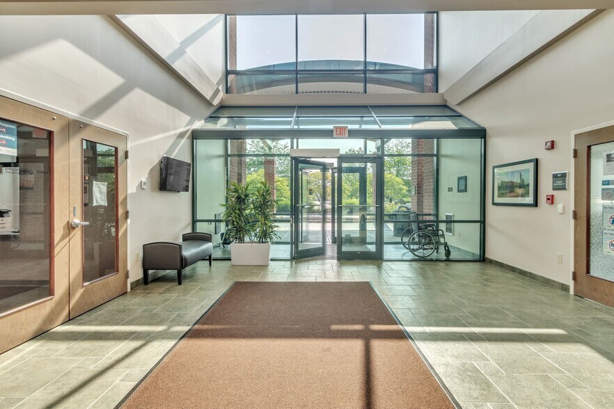 More Photos Of 18051 River Rd, Noblesville Medical For Lease