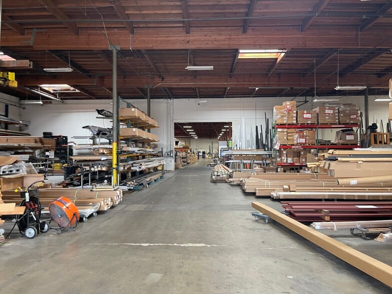 More Photos Of 4456-4466 NW Yeon Ave, Portland Unknown For Lease