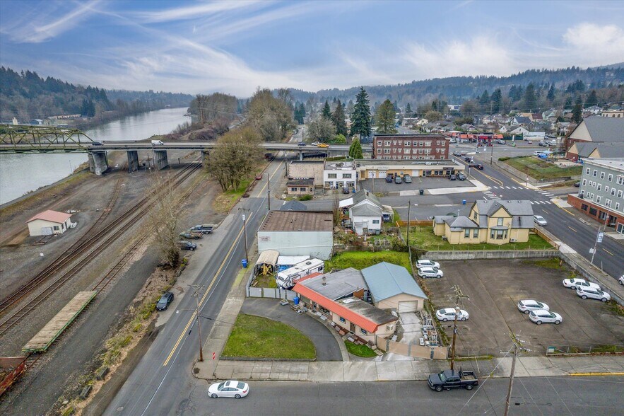 More Photos Of 101 Academy St, Kelso Distribution For Sale