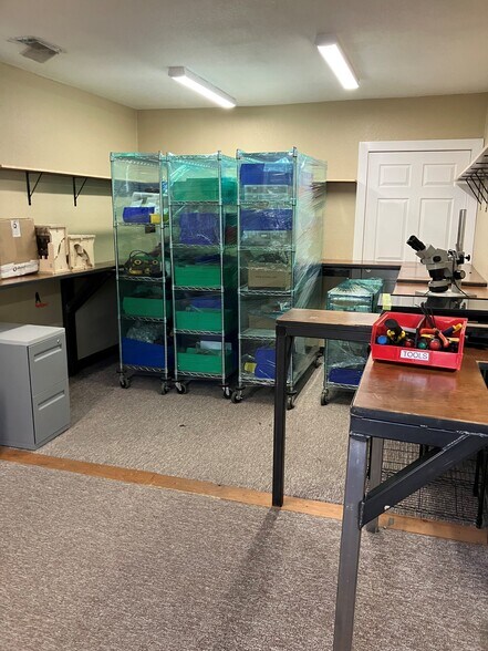 More Photos Of 127-129 S Cleveland Ave, Loveland Showroom For Lease