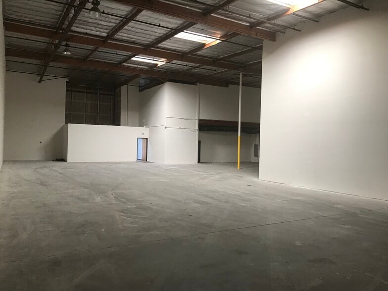 More Photos Of 1425 S Victoria Ct, San Bernardino Research And Development For Lease
