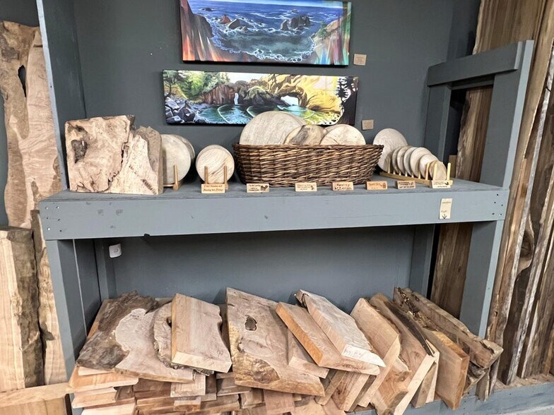 More Photos Of 903 Garibaldi Ave, Garibaldi Freestanding For Sale