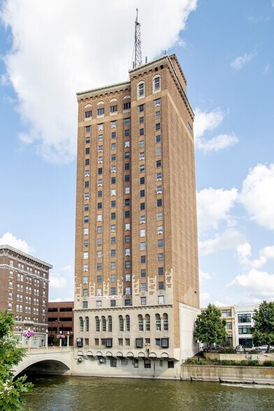 More Photos Of 7 S Stolp Ave, Aurora Apartments For Lease