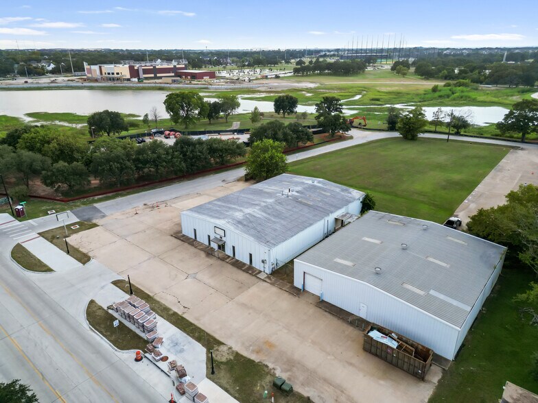 More Photos Of 2616 S College Ave, Bryan Distribution For Lease