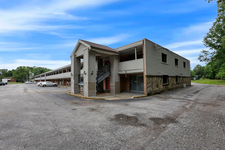 More Photos Of 22115 Brookpark Rd, Cleveland Hotel For Sale