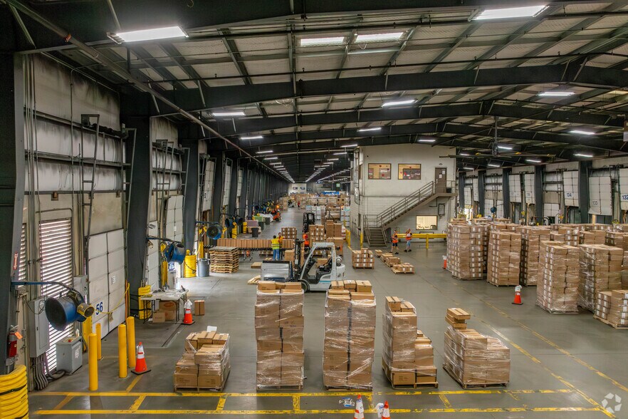 More Photos Of 3516 S Military Hwy, Chesapeake Distribution For Lease