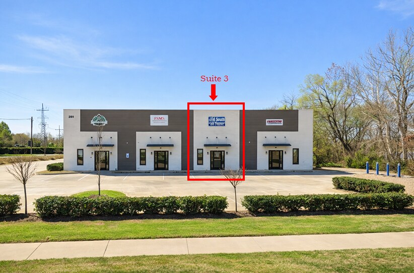 More Photos Of 889-889 Nesbit Rd, Nesbit Warehouse For Lease