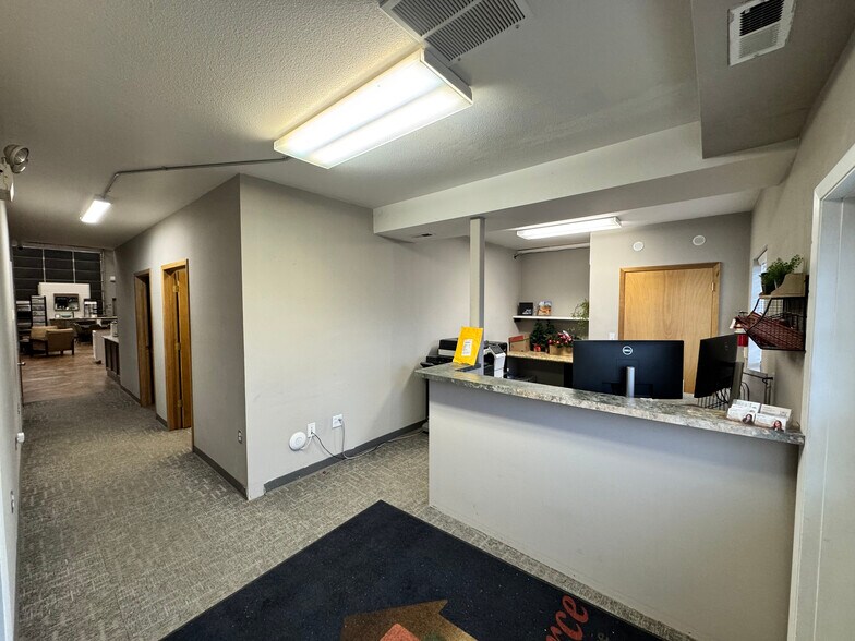 More Photos Of 160 Kelly Rd, Kalispell Flex For Lease
