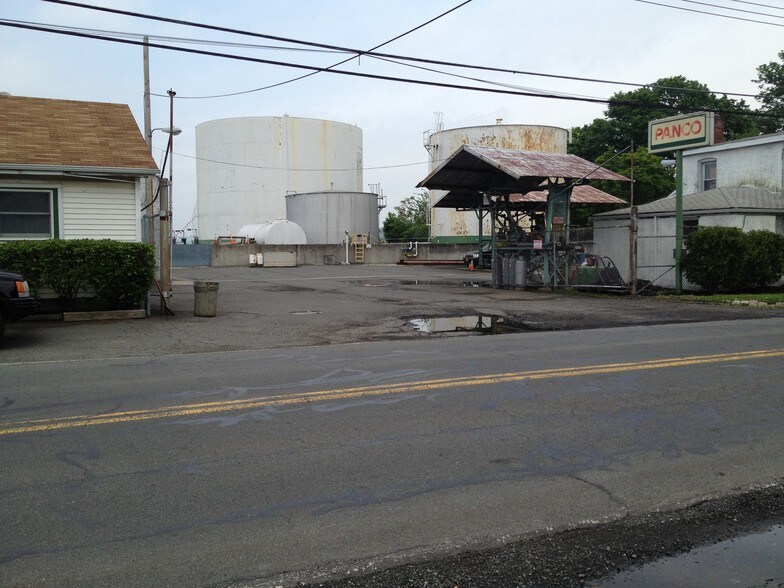 More Photos Of 23 Grassy Point Rd, Stony Point Contractor Storage Yard For Sale