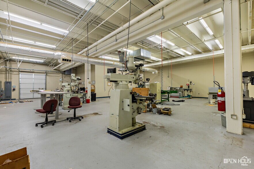 More Photos Of 2813 Central Fwy E, Wichita Falls Industrial For Sale