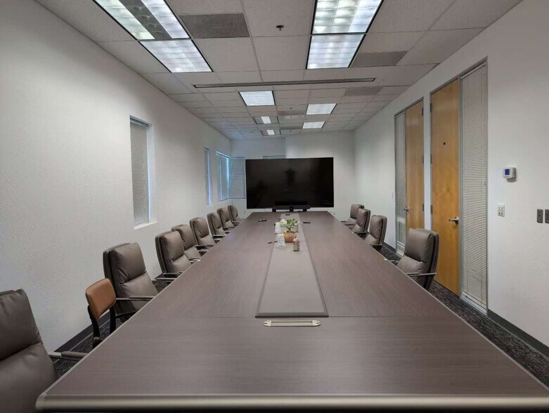 More Photos Of 388 Oakmead Pky, Sunnyvale Service For Lease