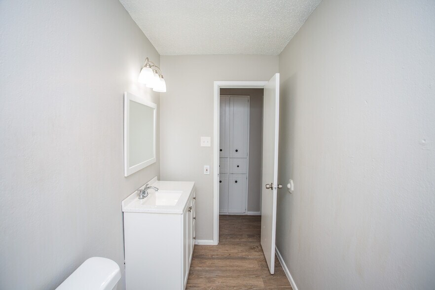 More Photos Of 7410 Quaker Ave, Lubbock Apartments For Sale