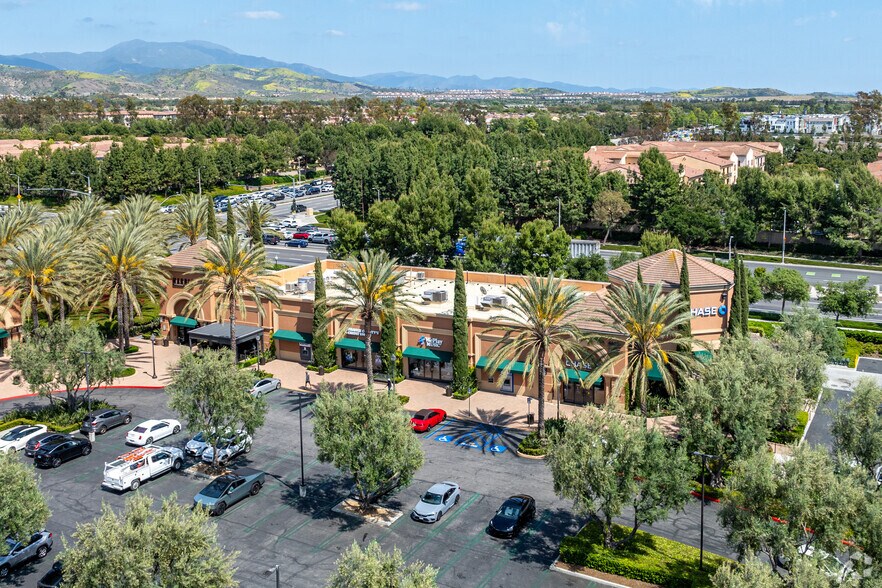 More Photos Of 6436-6460 Irvine Blvd, Irvine General Retail For Lease