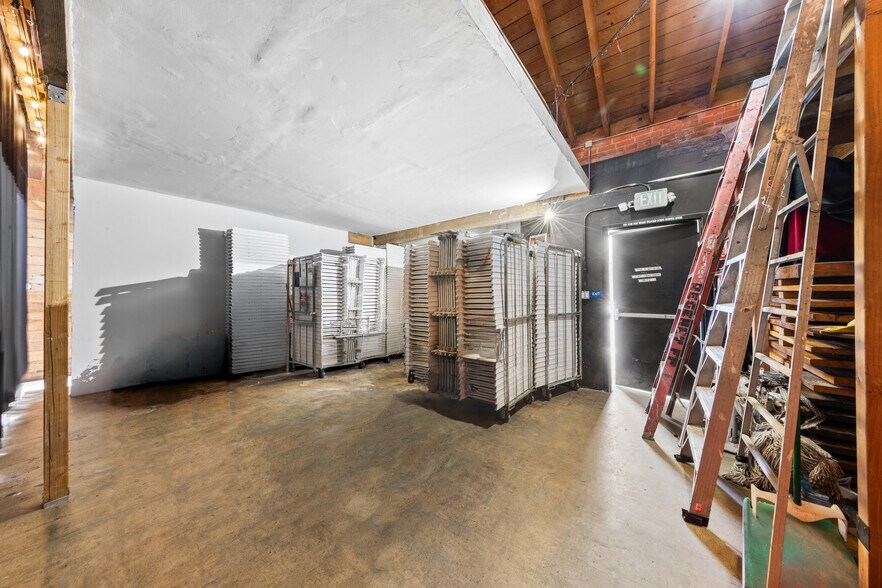 More Photos Of 802 Mateo St, Los Angeles Warehouse For Sale