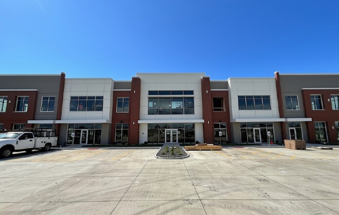 More Photos Of Birchwood South Lot 7, Davenport General Retail For Lease