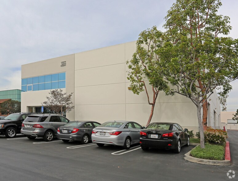 More Photos Of 1555-1565 McGaw Ave, Irvine Light Manufacturing For Lease