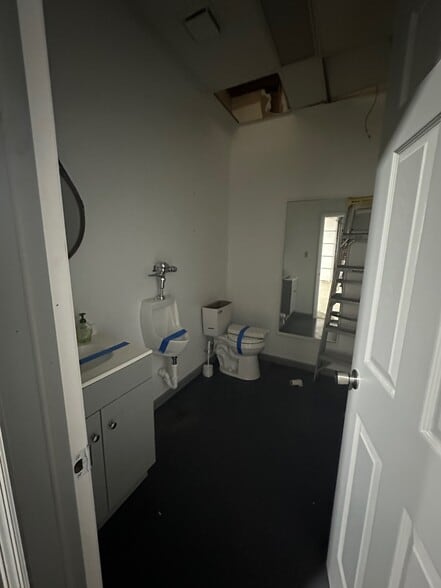 More Photos Of 3300-3312 Encrete Ln, Dayton Light Manufacturing For Lease