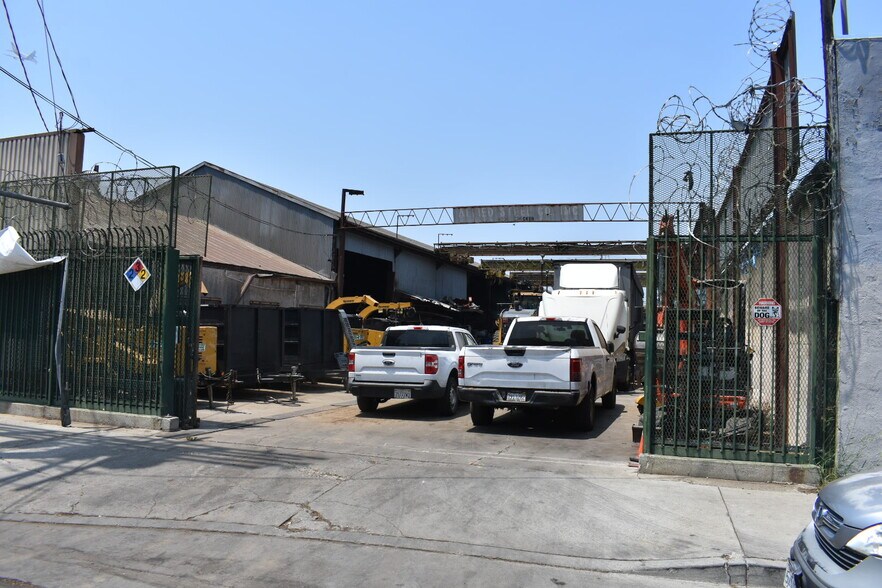 Primary Photo Of 8705 Crocker St, Los Angeles Land For Lease