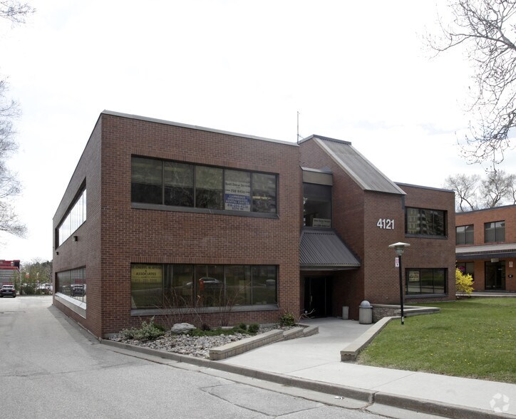 More Photos Of 4121 Lawrence Ave, Toronto Office For Sale