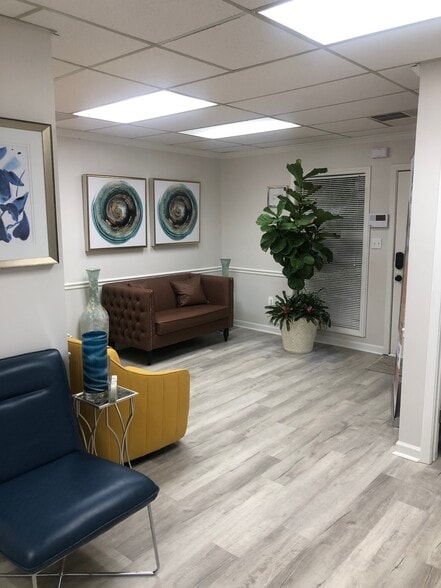 More Photos Of 875 Old Roswell Rd, Roswell Office For Sale