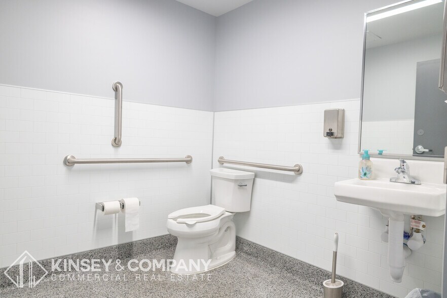 More Photos Of 7621 Shaffer Pky, Littleton Office For Sale