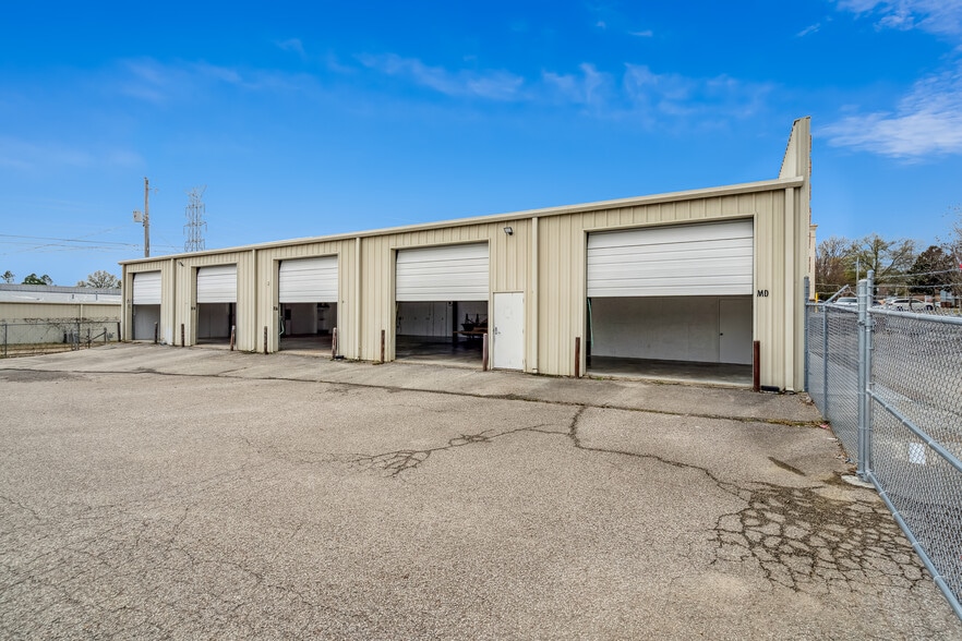 More Photos Of 6383 Summer Gale Dr, Memphis Warehouse For Lease