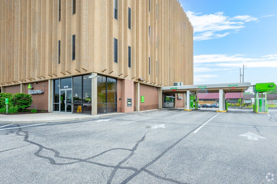 More Photos Of 4701 N Keystone Ave, Indianapolis Office For Sale