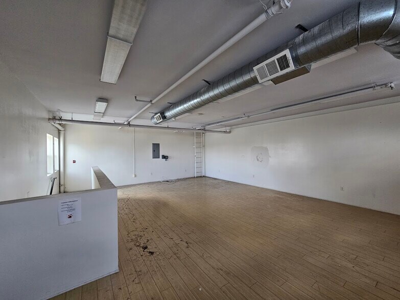 More Photos Of 2010-2040 S Central Ave, Los Angeles Office For Lease