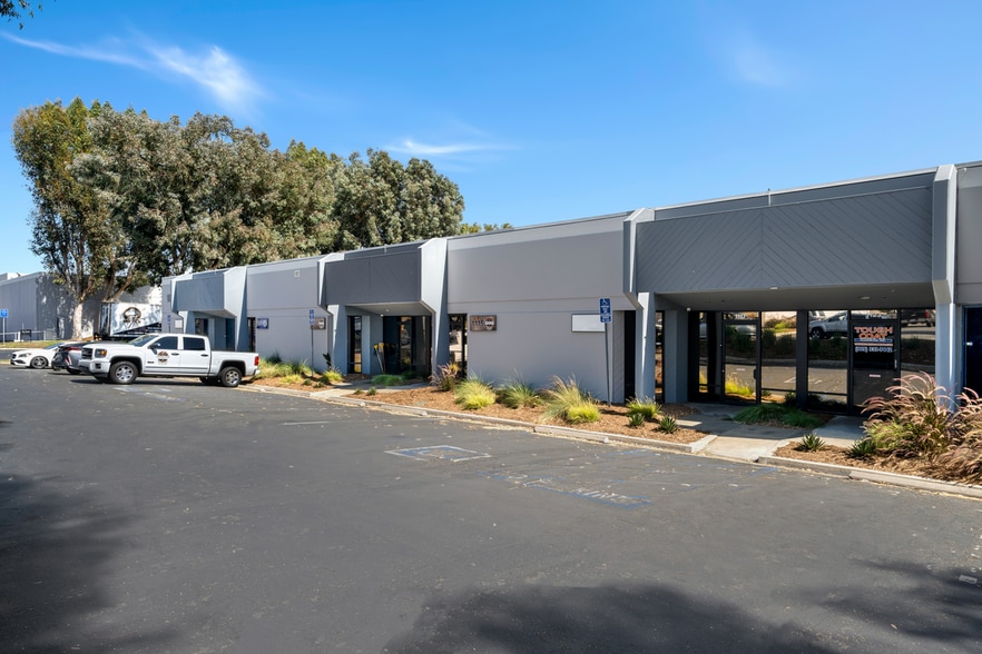 More Photos Of 1101-1149 W 9th St, Upland Unknown For Lease