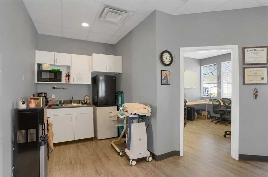More Photos Of 2224 S Fraser St, Aurora Medical For Sale
