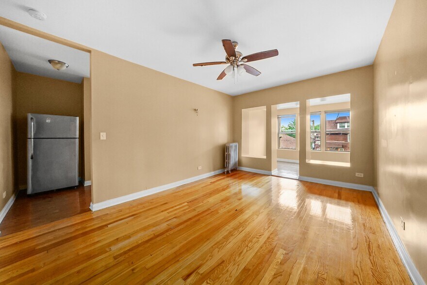 More Photos Of 7220 S Yates Blvd, Chicago Apartments For Sale