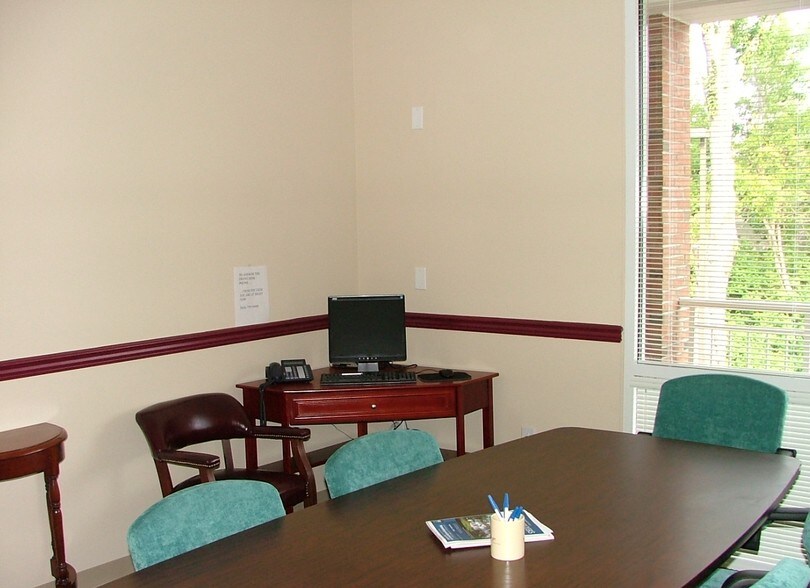 More Photos Of 69 Mayo Rd, Edgewater Storefront Retail Office For Lease