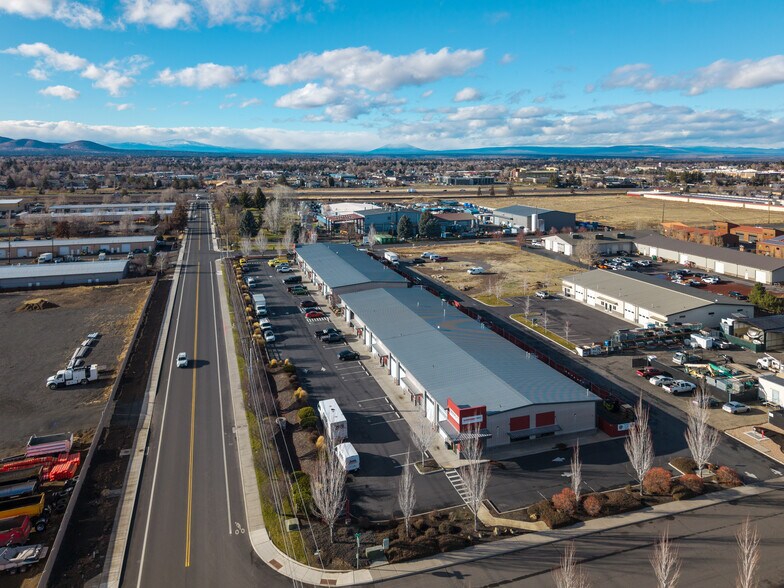 More Photos Of 675 NE Hemlock Ave, Redmond Light Manufacturing For Lease