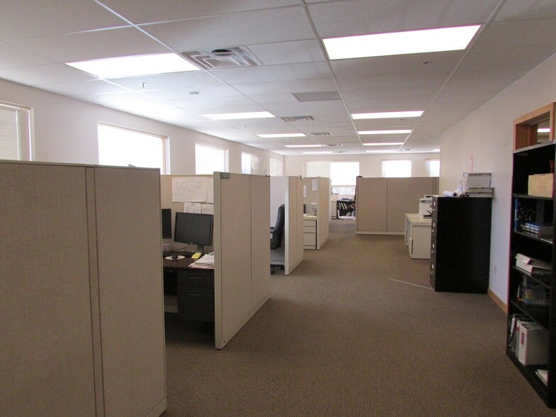 More Photos Of 910 Pinon Ranch Vw, Colorado Springs Office For Lease