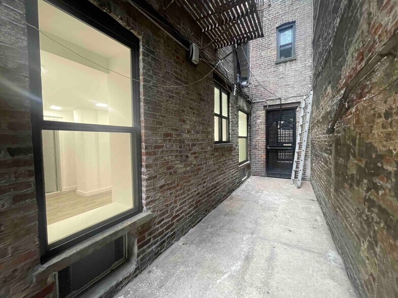 More Photos Of 128 W 13th St, New York Apartments For Lease