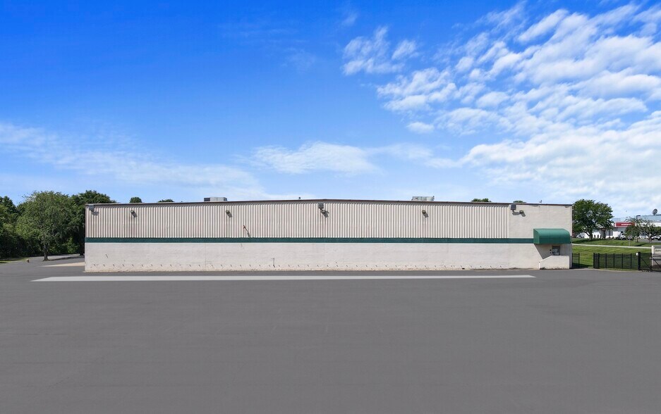 More Photos Of 3550 Lee Hill Dr, Fredericksburg Warehouse For Lease