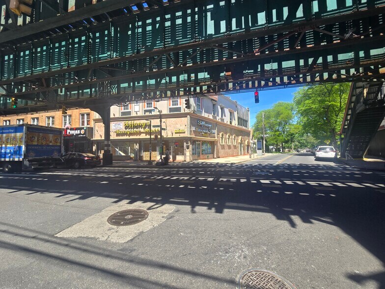 Primary Photo Of 110-27 Jamaica Ave, Jamaica Freestanding For Lease