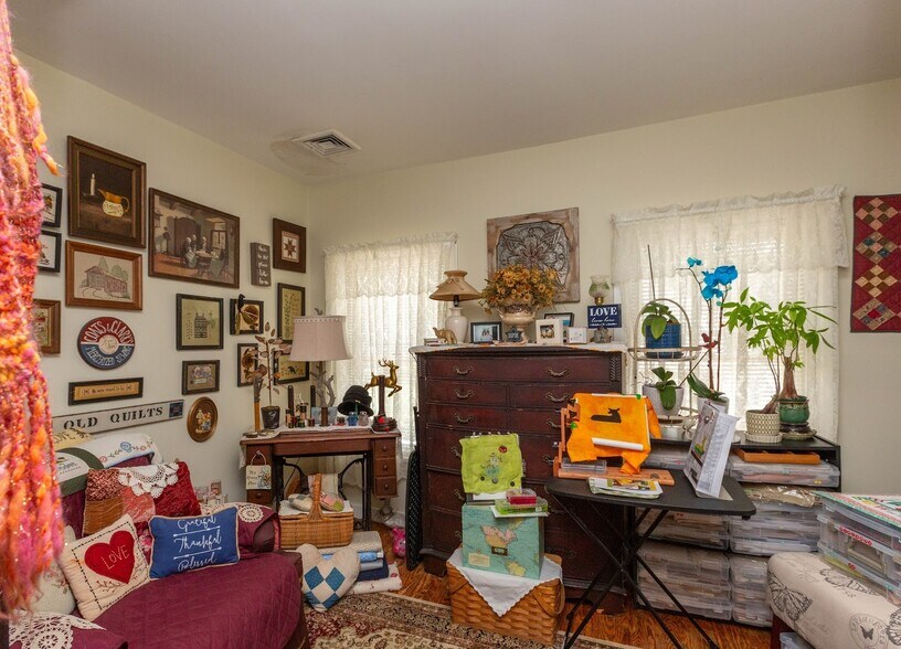 More Photos Of 371 Pittstown Rd, Pittstown Storefront Retail Residential For Sale