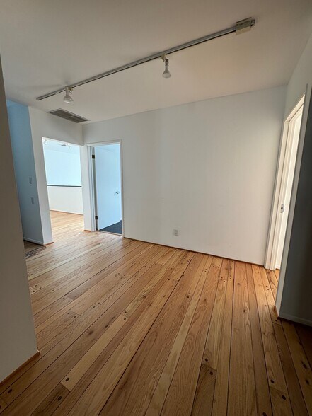 More Photos Of 114-116 S La Brea Ave, Los Angeles Storefront Retail Office For Lease