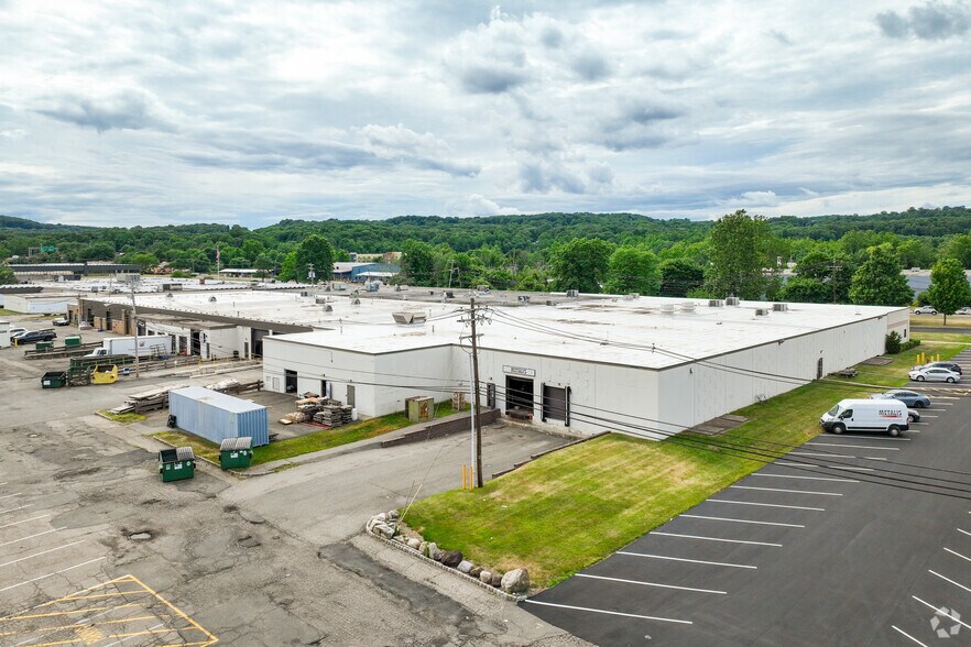 More Photos Of 88 Ford Rd, Denville Manufacturing For Lease