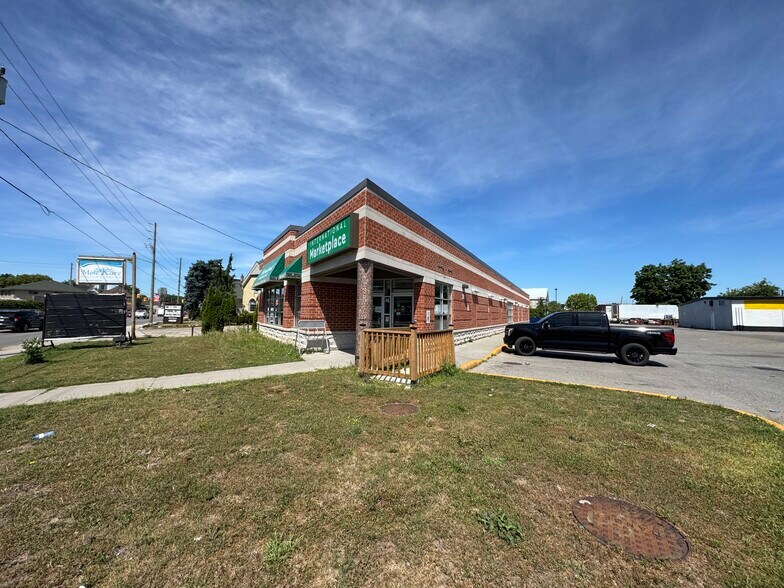 More Photos Of 174 Hamilton Rd, London Freestanding For Lease