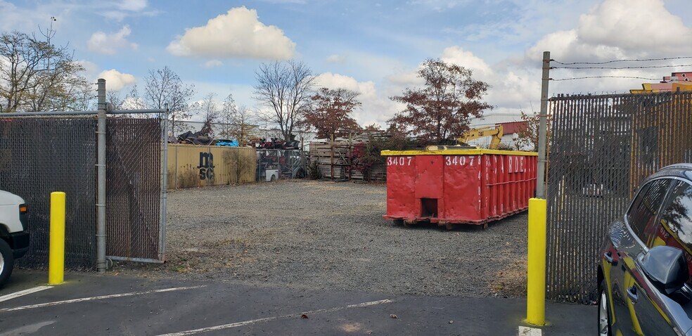 Primary Photo Of 40 Brunswick Ave, Edison Land For Lease